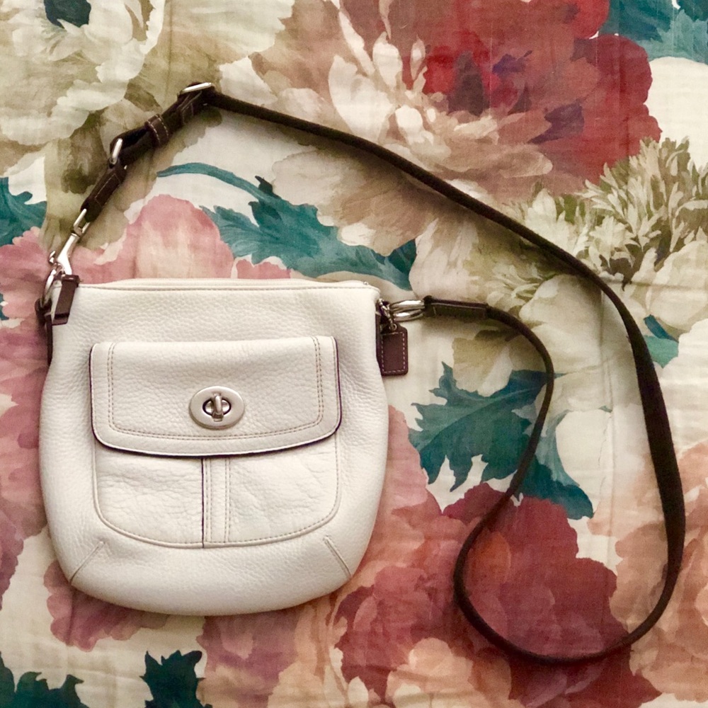 COACH | white leather crossbody bag